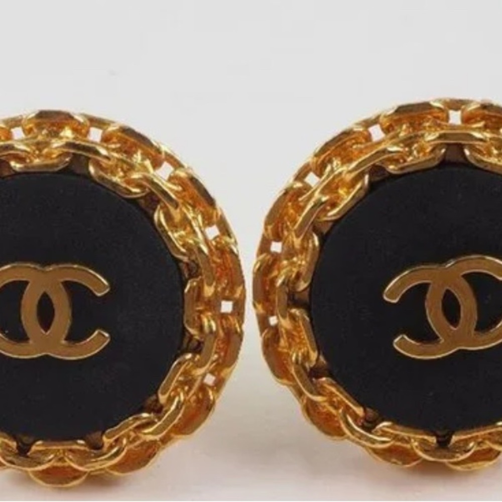 Chanel CC Logo Chain link 90’s Gold and Black Women's Earrings - Picture 2 of 6